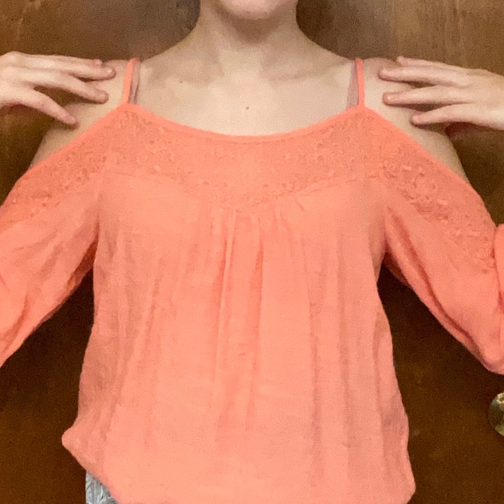 i’m in love with DEREK💗off the shoulder shirt